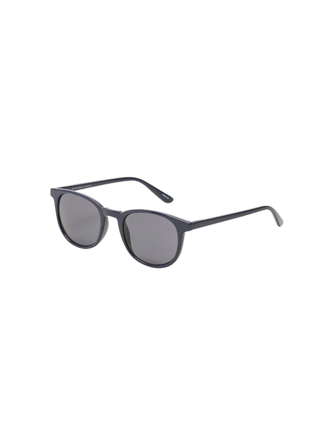 pack_shot-front_angled